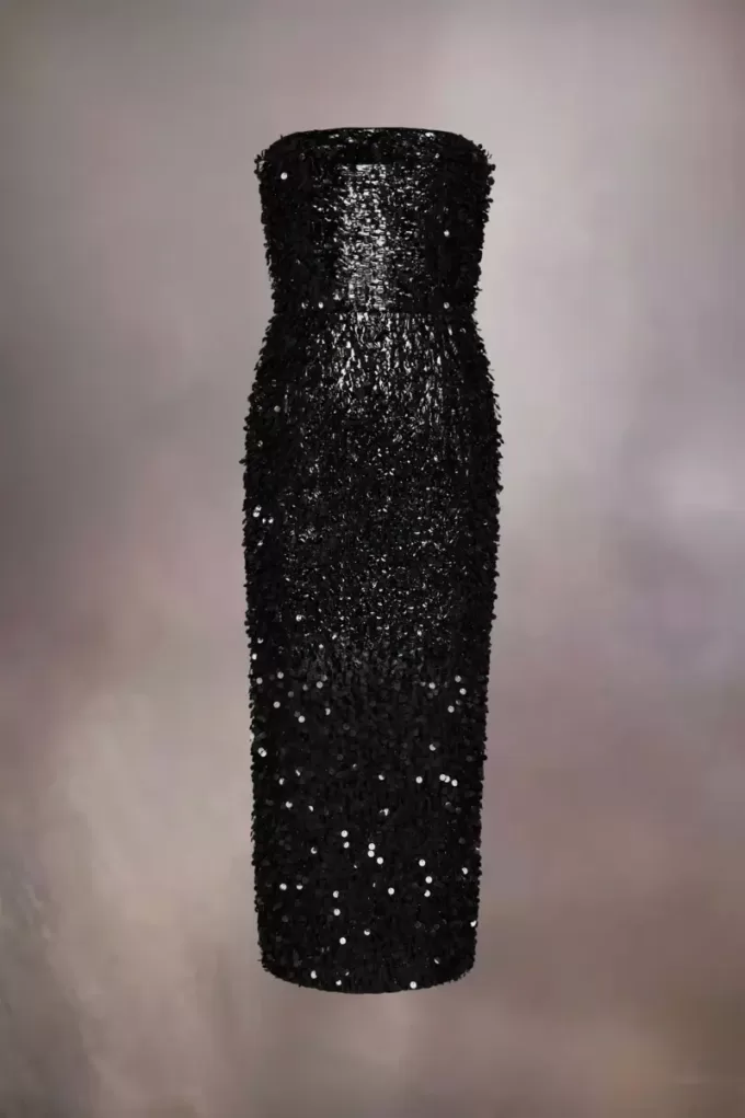 Abito con paillettes ricamato a mano Abito con paillettes ricamato a mano