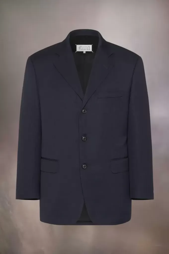 Blazer in lavorazione Blazer in lavorazione