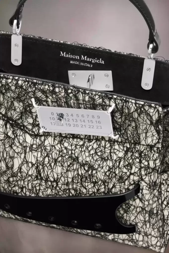 Borsa piccola strappata Borsa piccola strappata