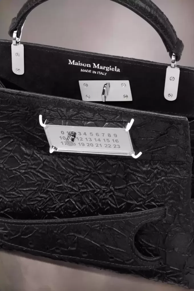 Borsa piccola strappata