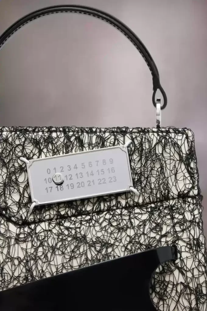 Borsa piccola strappata Borsa piccola strappata