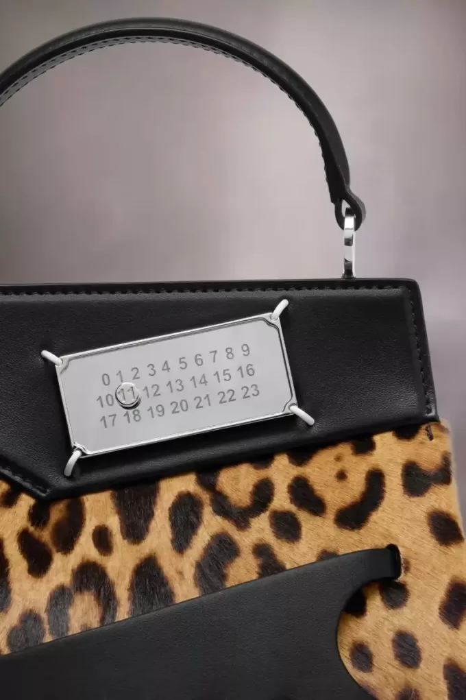 Borsa piccola strappata Borsa piccola strappata
