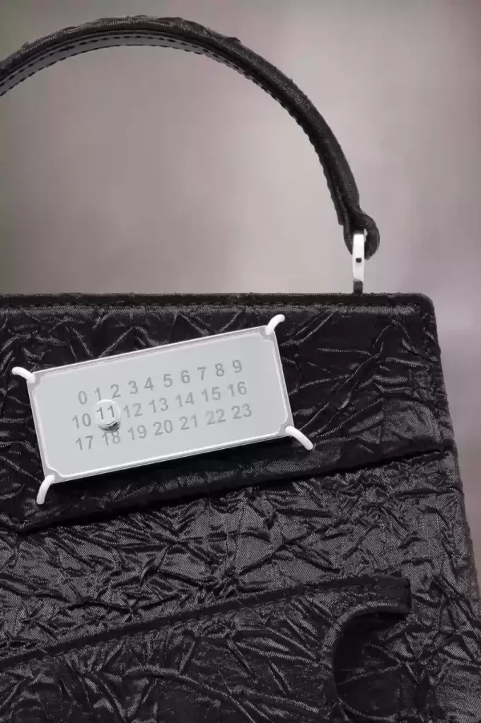 Borsa piccola strappata