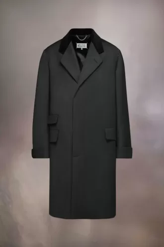 cappotto di lana in lavorazione