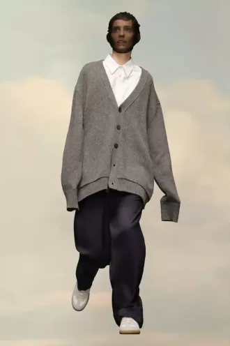Cardigan con toppa sui gomiti