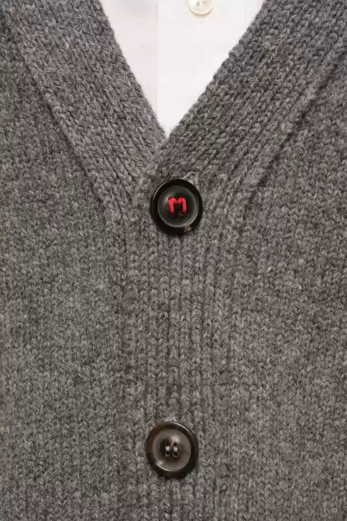 Cardigan con toppa sui gomiti Cardigan con toppa sui gomiti
