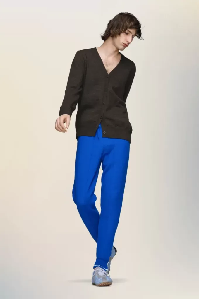 Cardigan in lana con toppe sui gomiti Cardigan in lana con toppe sui gomiti