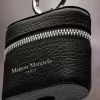 Custodia per AirPod con logo Maison Margiela Custodia per AirPod con logo Maison Margiela