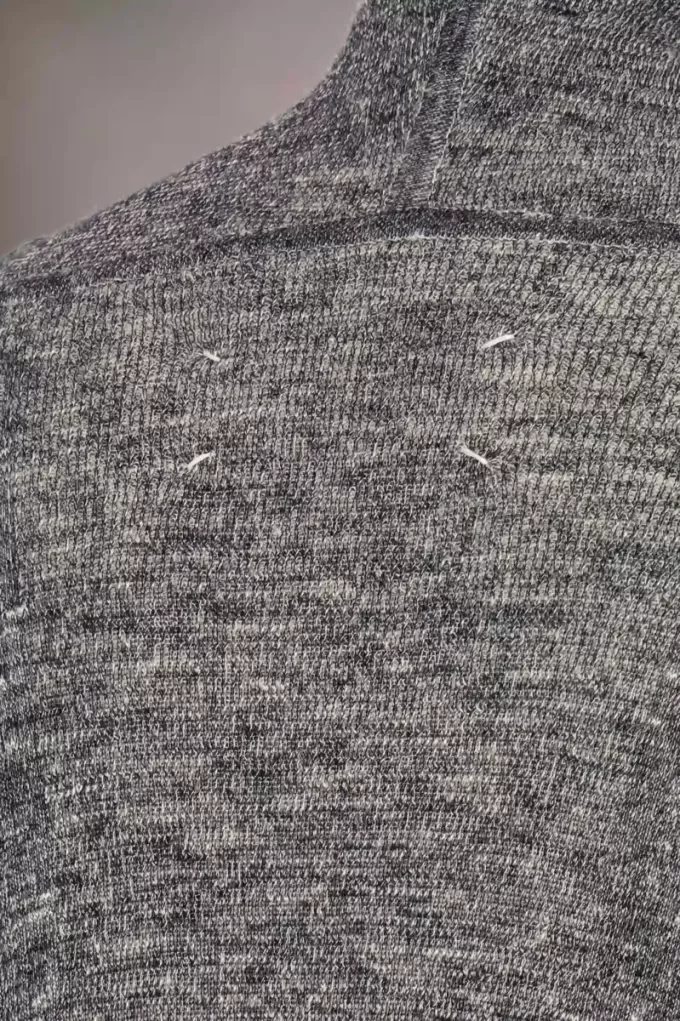 Felpa estiva in maglia con cappuccio Felpa estiva in maglia con cappuccio