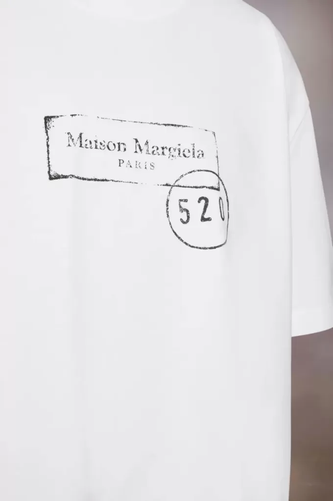 Maglietta con stampa francobollo 520
