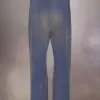 Pantaloni della tuta rovinati