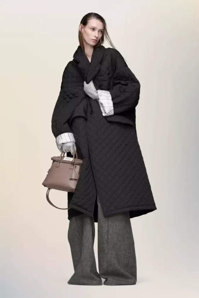 Pantaloni di lana a gamba larga Pantaloni di lana a gamba larga