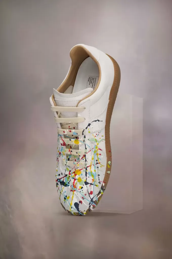 Sneakers replica di vernice Sneakers replica di vernice