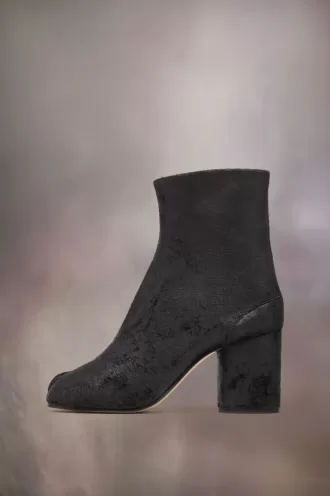 stivaletti tabi di maison margiela 2 15 330x496 - Stivaletti Tabi di Maison Margiela