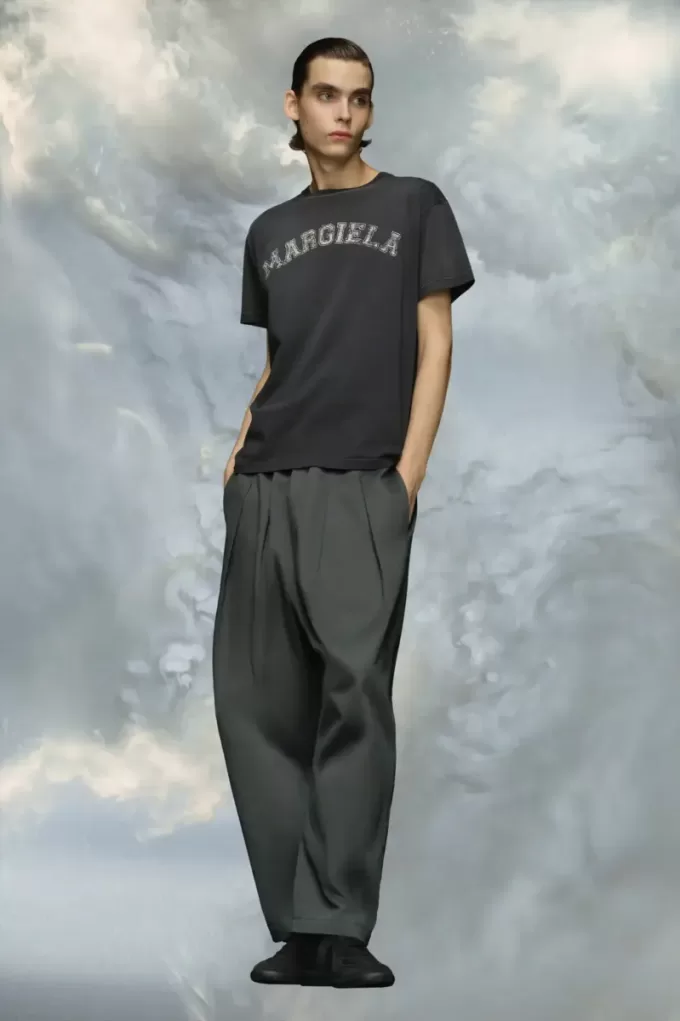 T-shirt in jersey di cotone con logo T-shirt in jersey di cotone con logo