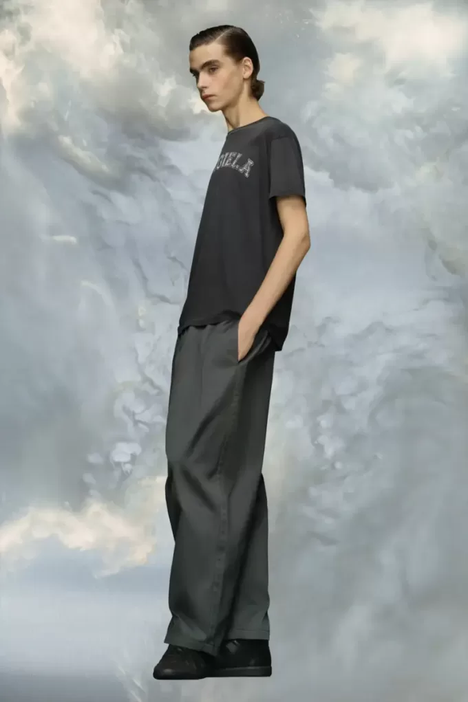 T-shirt in jersey di cotone con logo T-shirt in jersey di cotone con logo